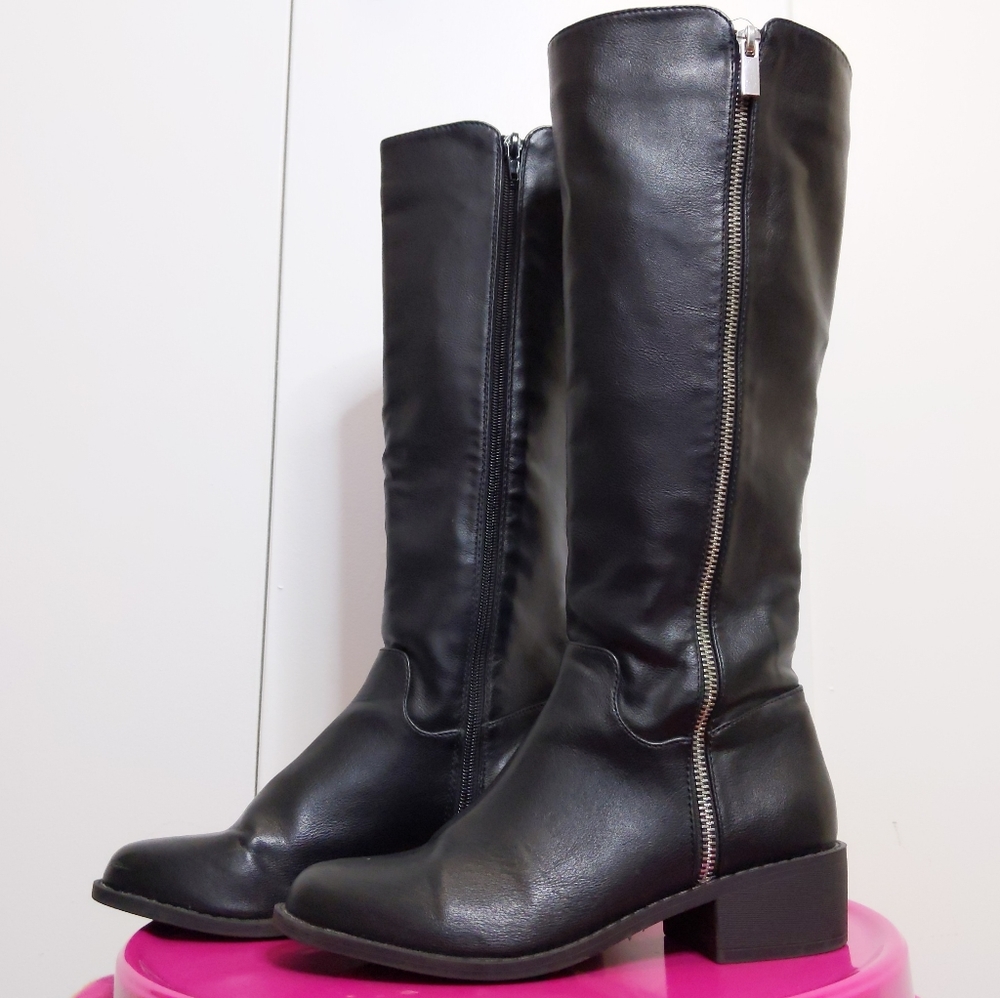 Forever 21 knee high faux leather zip up boot heel